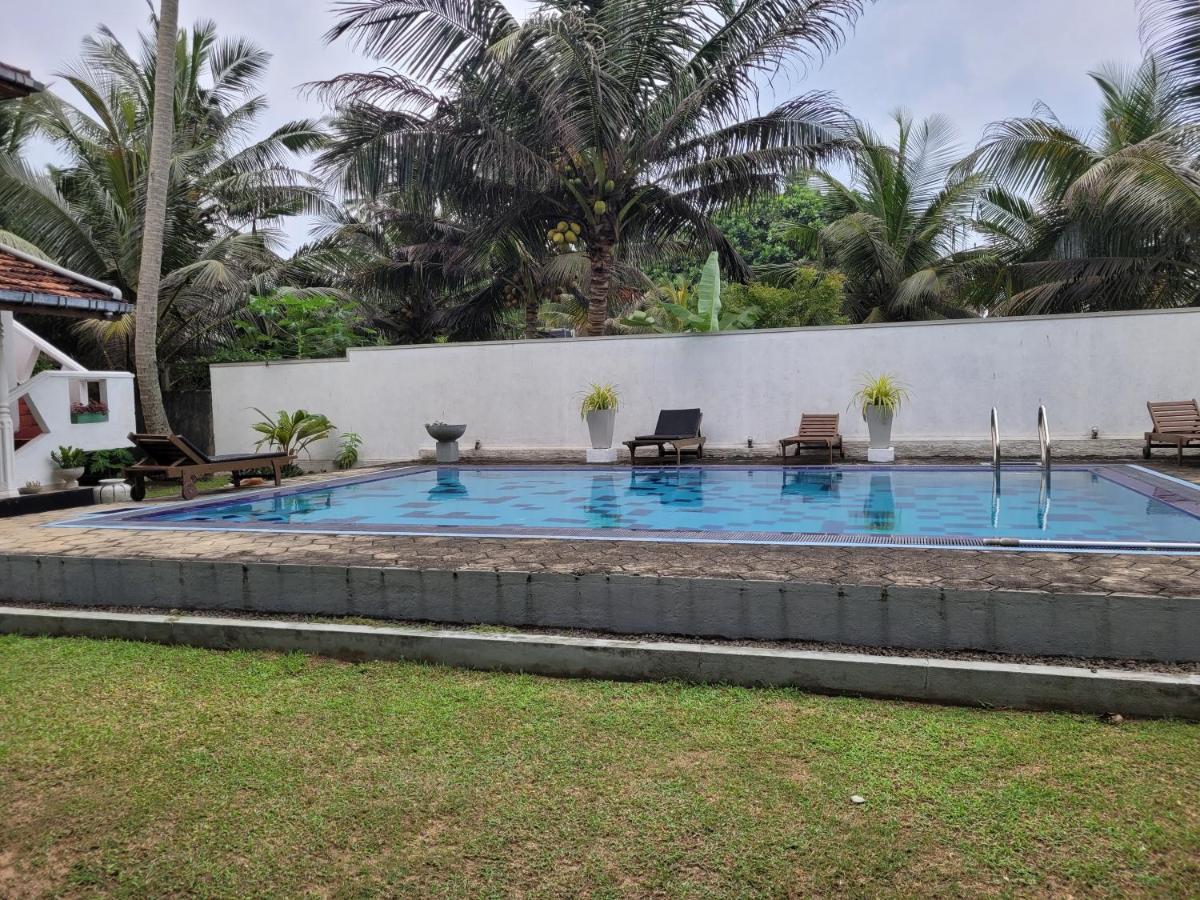 Villa Sea Sprays Hikkaduwa Exterior foto