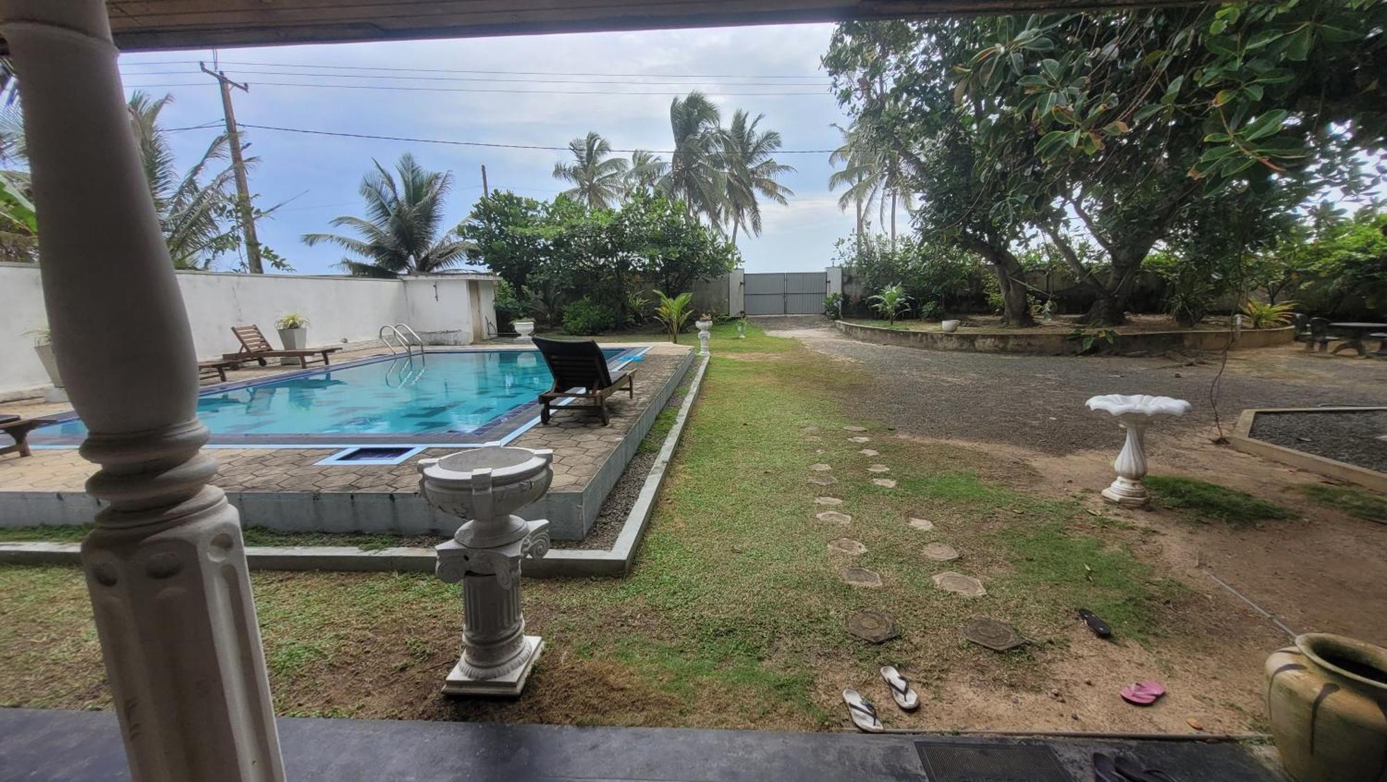 Villa Sea Sprays Hikkaduwa Exterior foto
